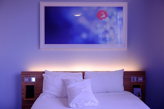 bedroom 1285156 640 1